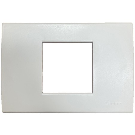 Placca 3 moduli 2 posti bianca LIGHT BTICINO N4819LB
