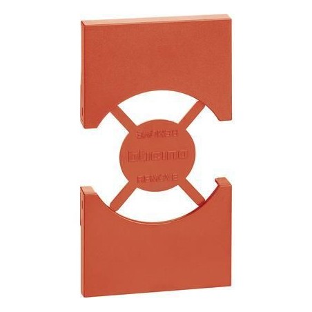 Cover Living Now per presa schuko tedesca Rossa BTICINO KR03