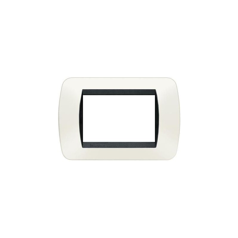 Living International placca 3 moduli Bianca BTICINO L4803PB Living International placca 3 moduli Bianca BTICINO L4803PB