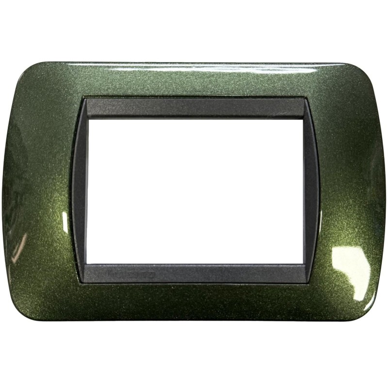 Placca Living International 3 Moduli Verde Metallizzato BTICINO L4803VT Placca Living International 3 Moduli Verde Metallizzato BTICINO L4803VT