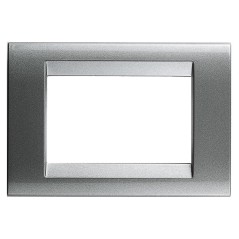 Placca Playbus 3 Moduli Grigio Titanio Gewiss GW32013 Placca Playbus 3 Moduli Grigio Titanio Gewiss GW32013